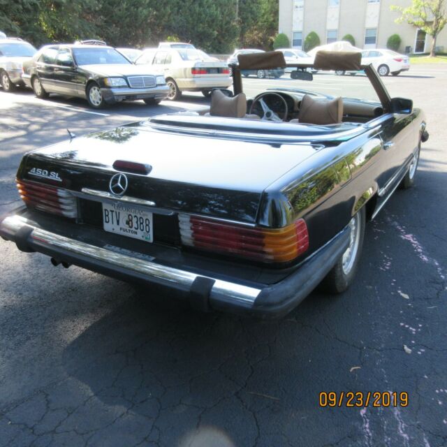 Mercedes-Benz SL-Class 1976 image number 36