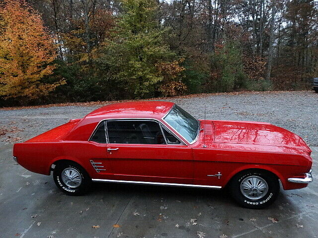 Ford Mustang 1966 image number 12