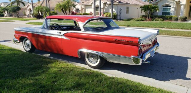 Ford Galaxie 1959 image number 0