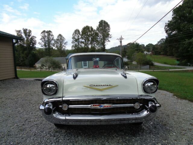 Chevrolet Bel Air/150/210 1957 image number 2