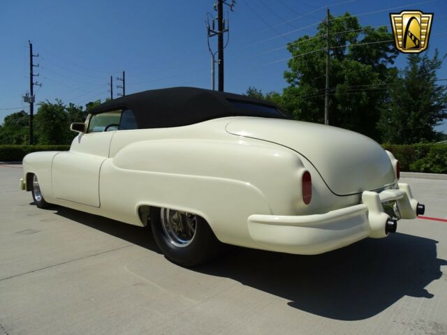 Buick Riviera 1950 image number 13