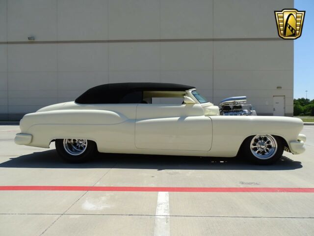 Buick Riviera 1950 image number 23