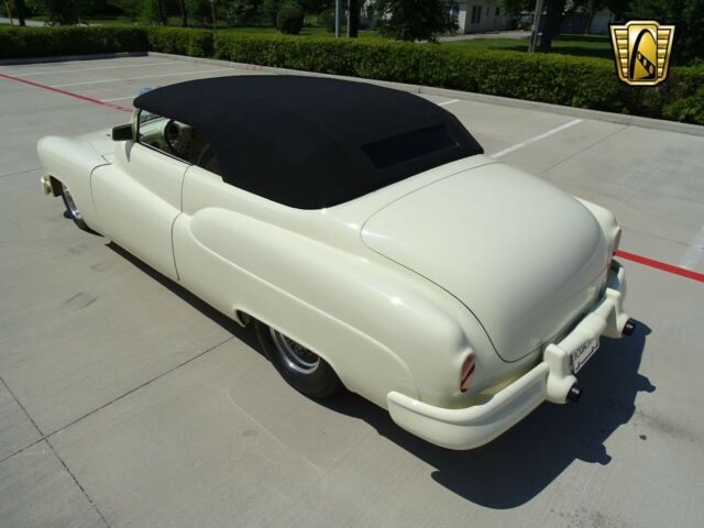 Buick Riviera 1950 image number 36