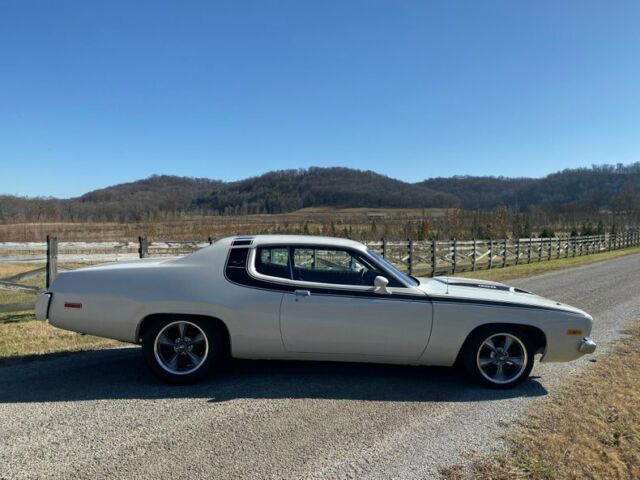 Plymouth Road Runner 1974 image number 7