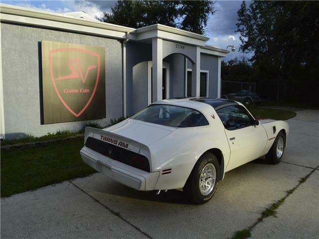 Pontiac Firebird Trans-Am 1979 image number 2