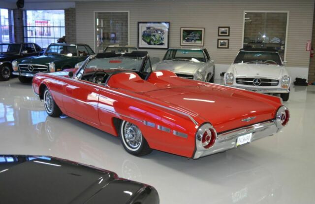 Ford Thunderbird 1962 image number 31