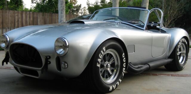 Ford Cobra 1965 image number 1