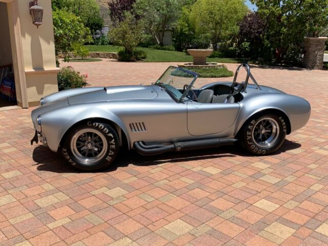 Ford Cobra 1965 image number 12