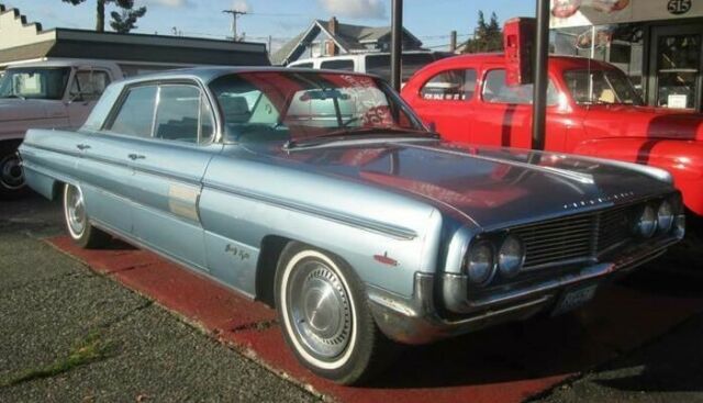 Oldsmobile Ninety-Eight 1962 image number 11