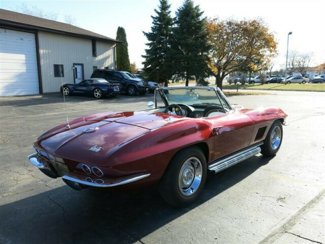 Chevrolet Corvette Convertible, 1967 image number 10