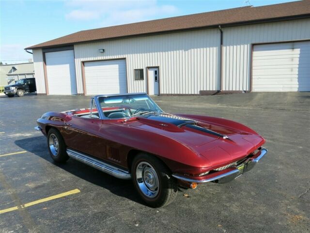 Chevrolet Corvette Convertible, 1967 image number 14