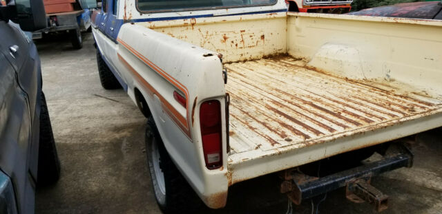 Ford F-250 1979 image number 28