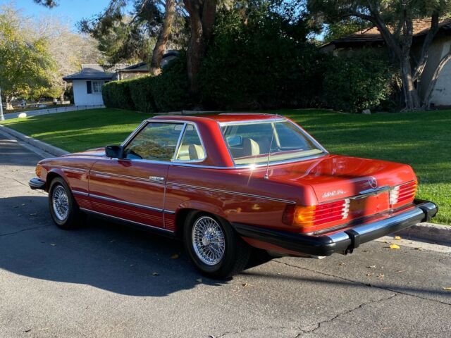 Mercedes-Benz SL-Class 1976 image number 28