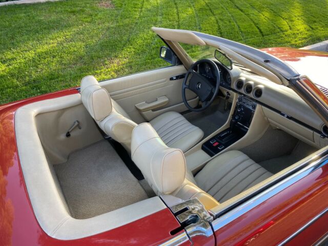 Mercedes-Benz SL-Class 1976 image number 35