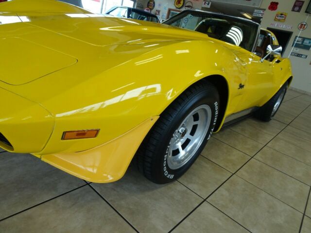 Chevrolet Corvette 1973 image number 12