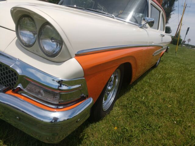 Ford Fairlane 1958 image number 14