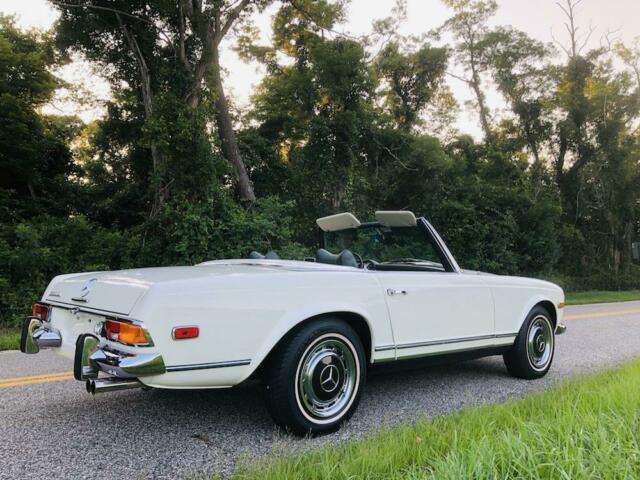 Mercedes-Benz SL-Class 1970 image number 30