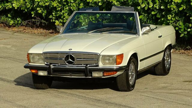 Mercedes-Benz SL-Class 1972 image number 23