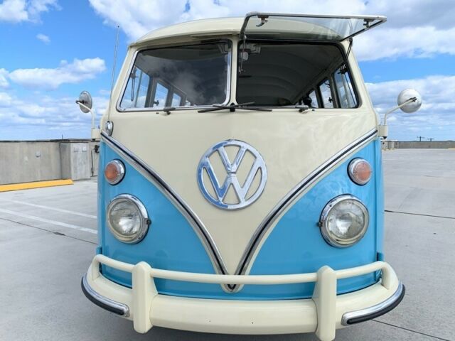 Volkswagen Bus/Vanagon 1965 image number 2