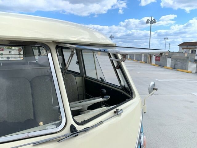 Volkswagen Bus/Vanagon 1965 image number 30