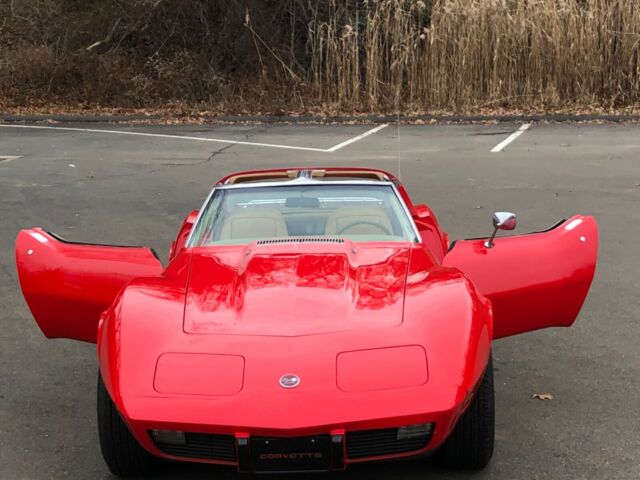 Chevrolet Corvette 1976 image number 35