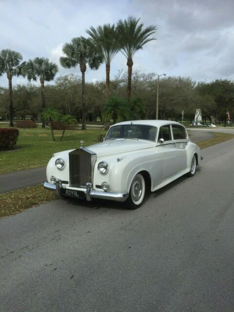 Rolls-Royce / Bentley Long Wheel Base Touring 1961 image number 9