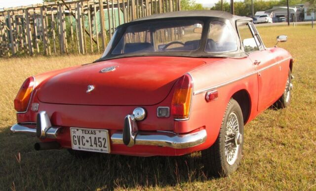 MG MGB 1970 image number 14