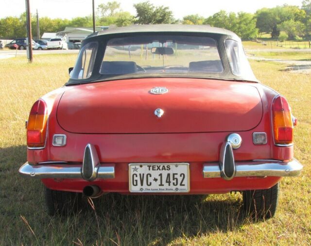 MG MGB 1970 image number 15