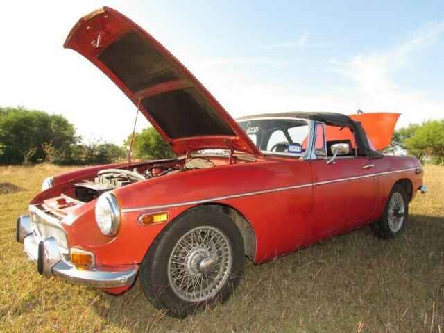 MG MGB 1970 image number 16