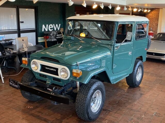 Toyota FJ Cruiser 1975 image number 26