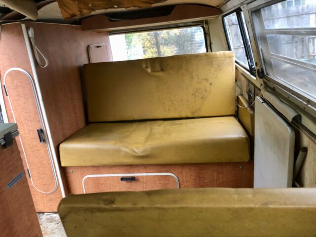 Volkswagen Bus/Vanagon 1971 image number 10