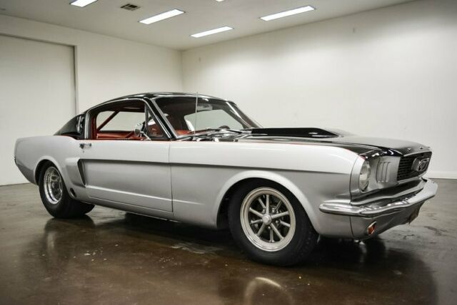 Ford Mustang 1966 image number 24