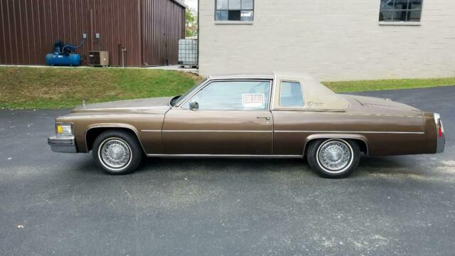 Cadillac DeVille 1979 image number 15