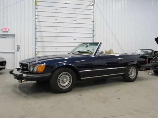 Mercedes-Benz SL-Class 1975 image number 0