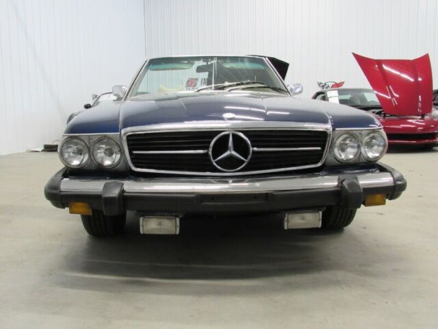 Mercedes-Benz SL-Class 1975 image number 27