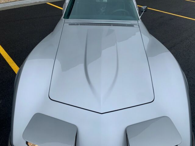 Chevrolet Corvette 1972 image number 2