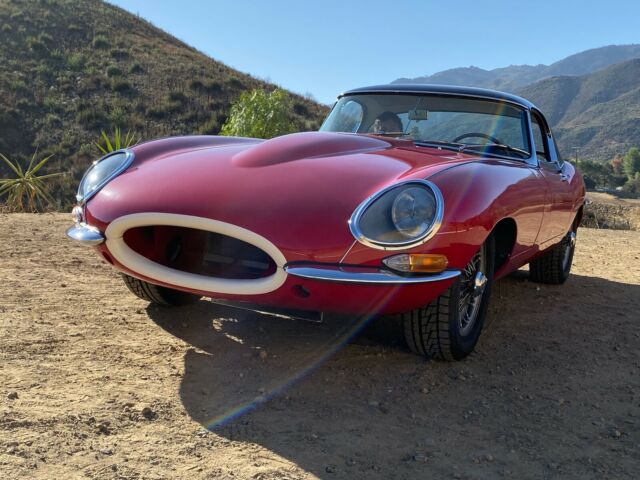 Jaguar E-Type 1963 image number 19