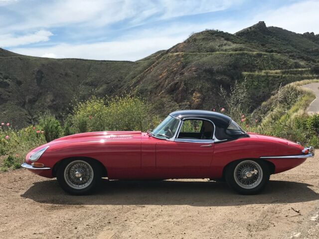 Jaguar E-Type 1963 image number 26