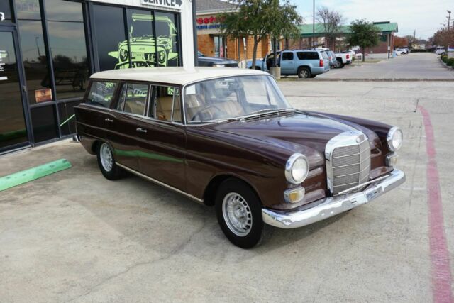 Mercedes-Benz 200-Series 1967 image number 1