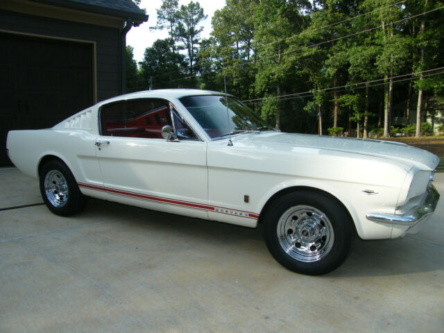 Ford Mustang 1965 image number 0