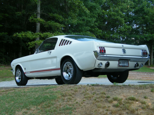 Ford Mustang 1965 image number 1