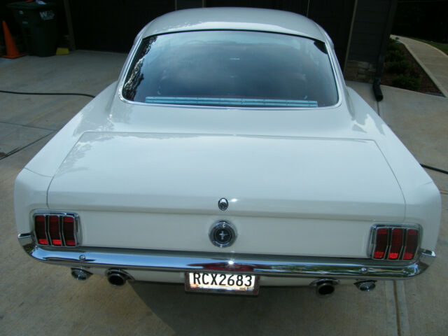 Ford Mustang 1965 image number 11