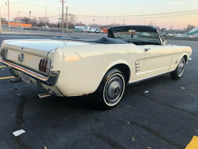 Ford Mustang 1966 image number 30