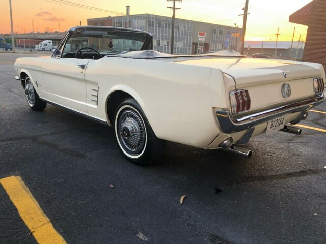 Ford Mustang 1966 image number 32