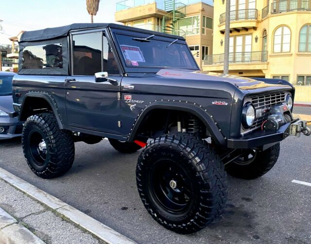 Ford Bronco 1977 image number 0