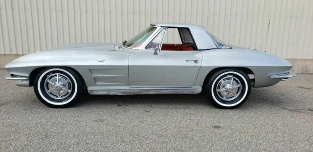 Chevrolet Corvette 1963 image number 1