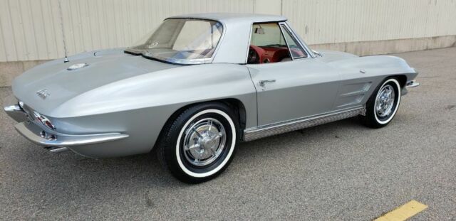 Chevrolet Corvette 1963 image number 12