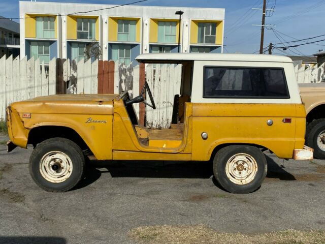 Ford Bronco 1966 image number 24