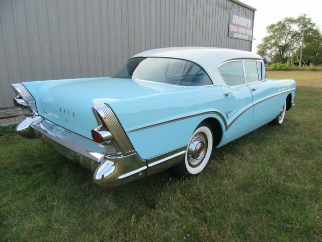 Buick Riviera 1957 image number 13