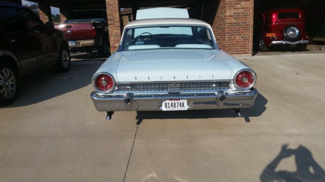 Ford Galaxie 1963 image number 10